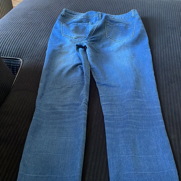 Jeans - Picture 2 of 3